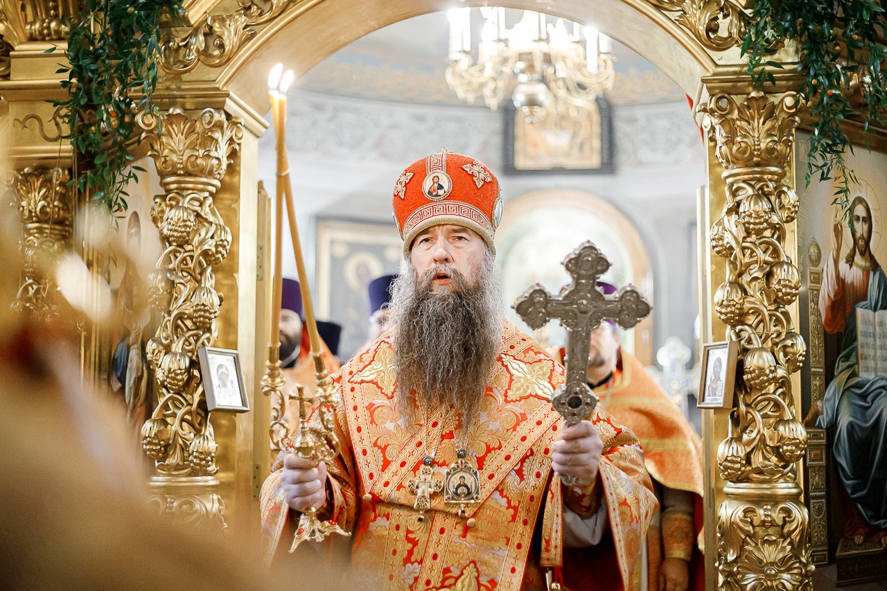 Eпископ Сергиево-Посадский и Дмитровский Кирилл совершил Литургию в нашем храме