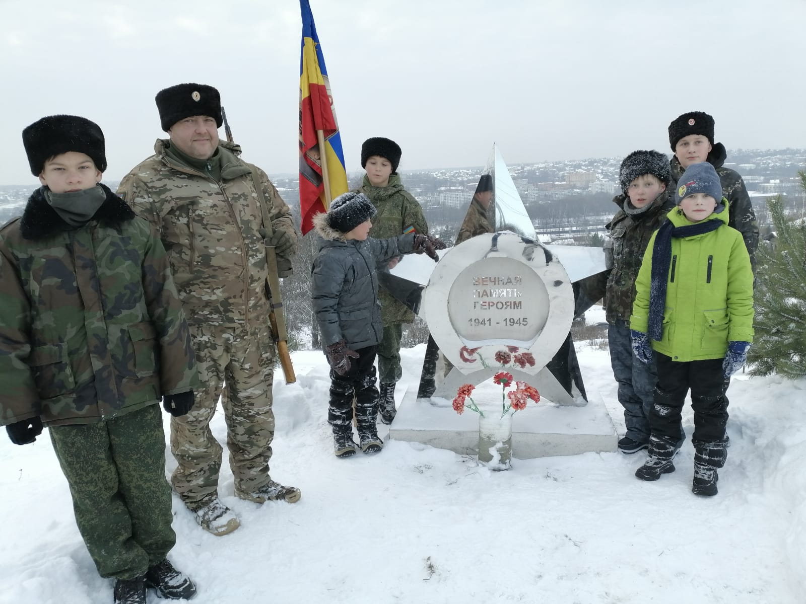 Участие кадетов в памятных мероприятиях под г. Дмитровом